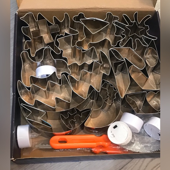 Halloween Pumpkin Carving Kit 
30Pcs - Picture 6 of 16